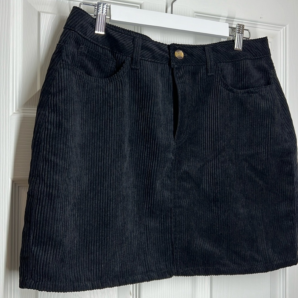 Corduroy Mini Skirt (Black) - Picture 2 of 3